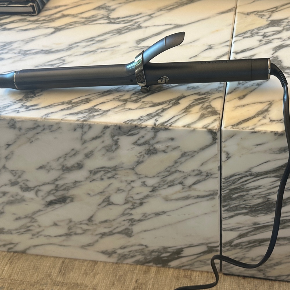 Black Curling Iron
